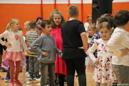 Otroci Osnovne šole Marije Vere Mi smo svet, mi smo otroci (51)